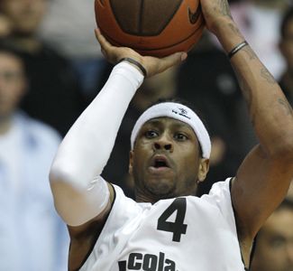 Rebel Iverson je na dne, majú o neho strach