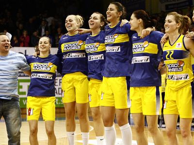 Good Angels v play-off proti španielskej Salamance