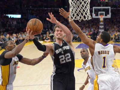 Lakers napokon postúpili zo siedmeho miesta, Utah neuspel