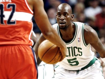 Garnett odkladá koniec, Boston potiahne ešte rok