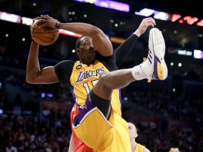 Howard zabrnkal Lakers na nervy, pôjde s kožou na trh