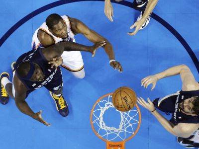 New York aj Memphis víťazne, v oboch sériách vyrovnané