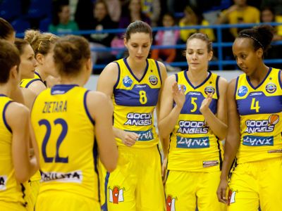 Víťazný vstup Good Angels, veľký zápas Piersonovej