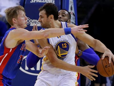 NBA trestala za bitku v Oaklande dištancom a pokutami