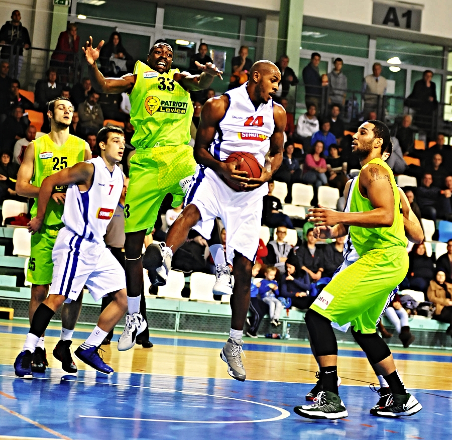 Hviezda 16. kola extraligy Elton Frazier