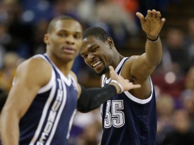 Thunder doma stopercentní, Spurs bez opôr víťazne