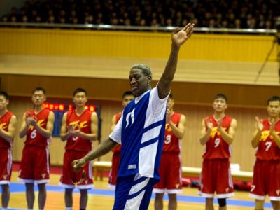 Rodman zanôtil najlepšiemu priateľovi Kimovi