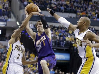 Suns vyučovali z protiútokov, Warriors z doskakovania