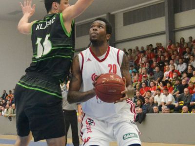 Hráčom 34. kola extraligy Kenny Hall