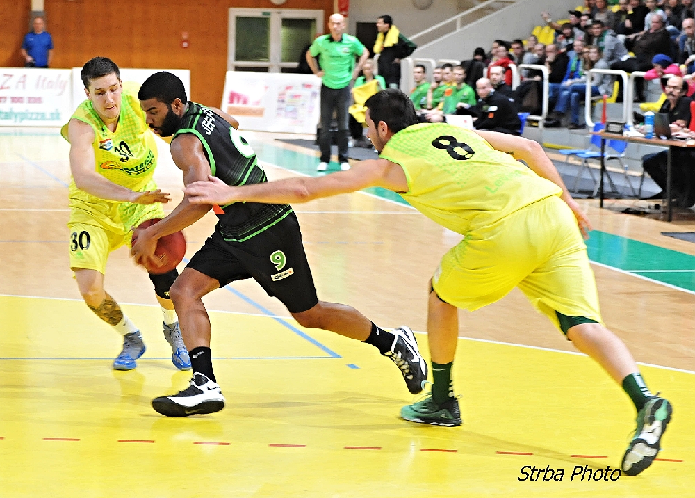 Hráčom 35. kola extraligy Corey Jefferson