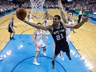 Spurs potvrdili výhodu domácej palubovky a sú krok od postupu