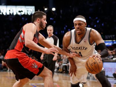 San Antonio zmietlo z palubovky Dallas, postúpil aj Brooklyn