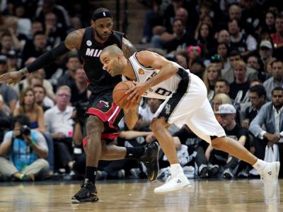 Spurs zvládli záver a využili absenciu Jamesa
