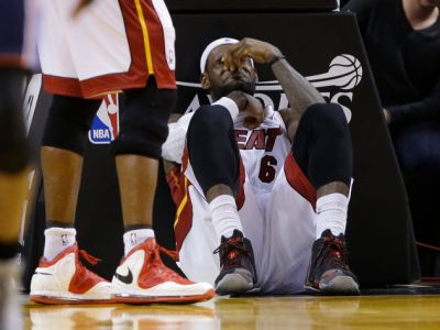 LeBron ukončil kontrakt s Miami a stane sa voľným hráčom