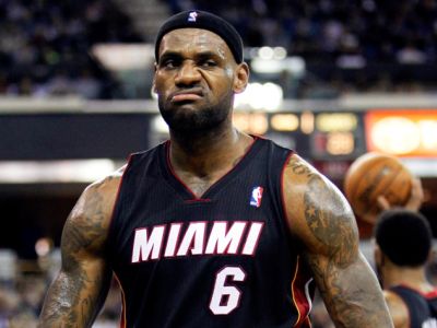 LeBron predáva starý biely Hummer za 64-tisíc