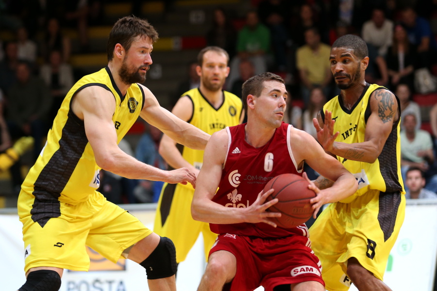 Banská Bystrica, Handlová, Komárno aj Nitra s posilami