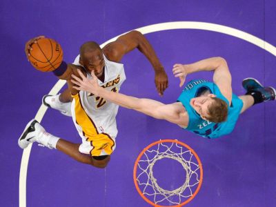Lakers sa dočkali víťazstva, Golden State Warriors s prvou prehrou