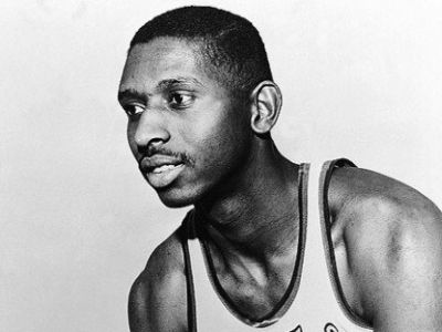 Vo veku 86 rokov zomrel prvý hráč tmavej pleti v NBA Earl Lloyd