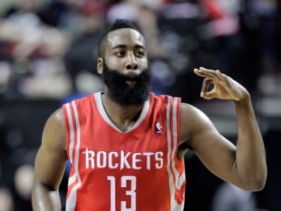 San Antonio zdolalo Denver, Atlanta opäť víťazne, triple-double Hardena