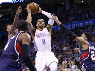 Westbrook opäť potiahol Oklahomu, dosiahol ďalšie triple-double