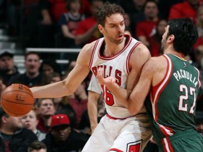Chicago nevyužilo druhú šancu na postup, v Brooklyne sa predlžovalo