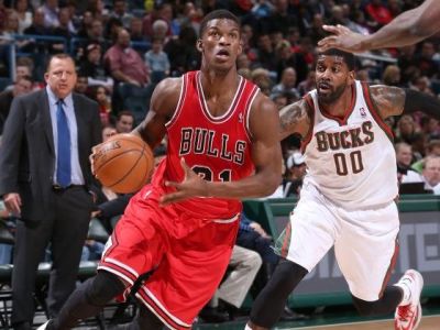 Chicago postúpilo do konferenčného semifinále, Clippers trápia obhajcu