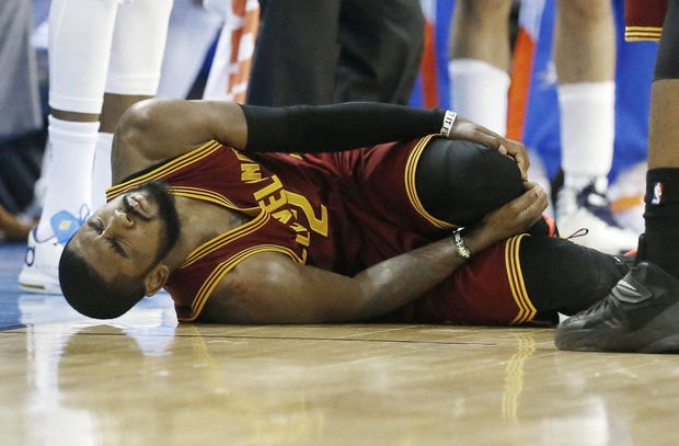 Cleveland potrebuje SuperLeBrona, šance na titul klesli z 25 percent na 7