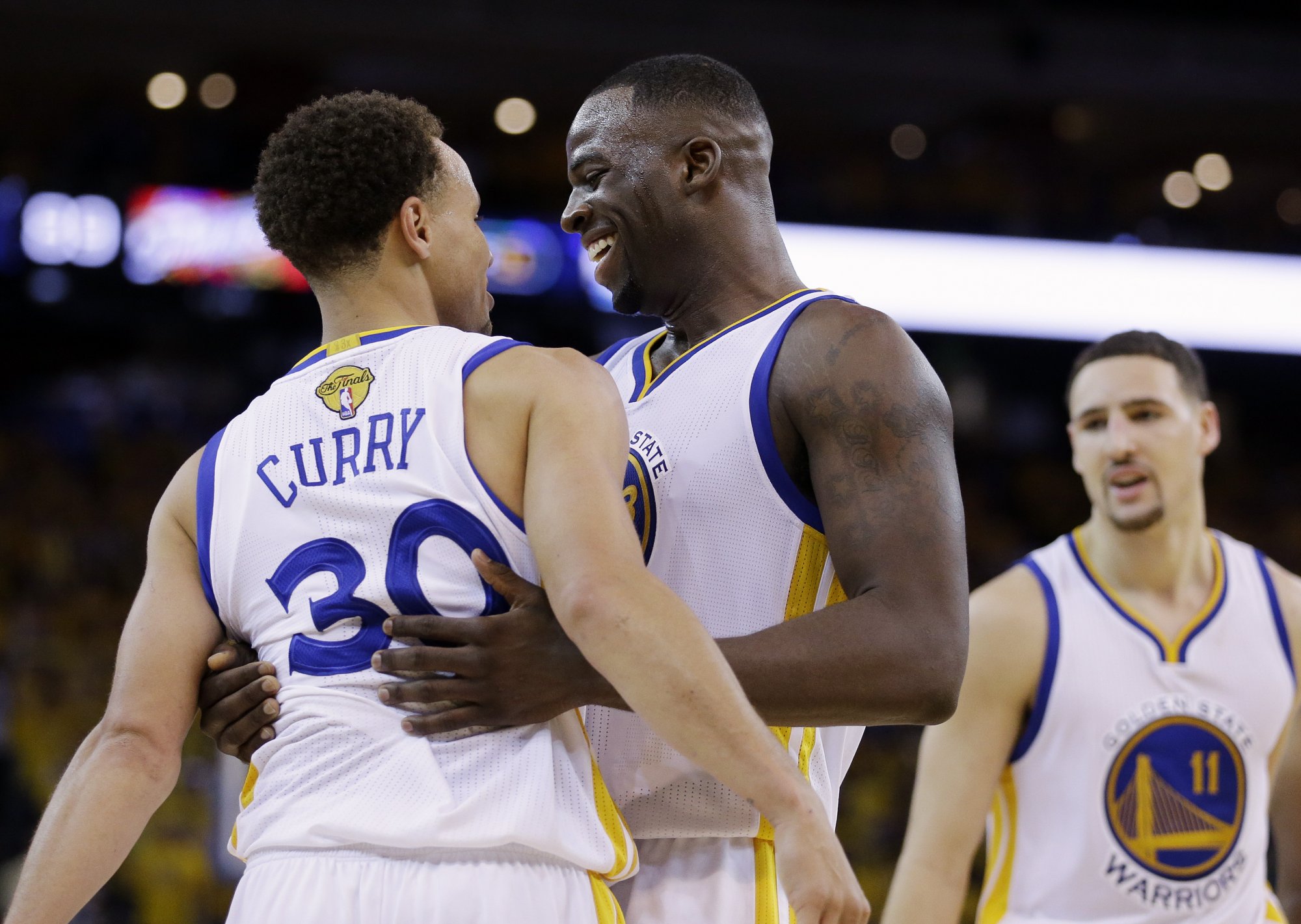 Warriors zdolali v piatom finále Cleveland 104:91, vedú 3:2