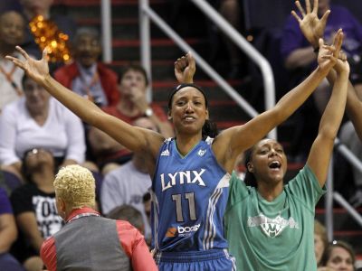 Minnesota doma zdolala Phoenix 71:56