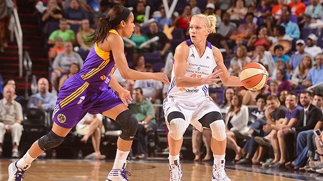 Sparks prehrali vo Phoenixe 65:70, Toliverová zaznamenala štyri body
