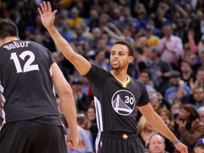 Iguodala trojkou zachránil Warriors, predĺžili víťaznú sériu