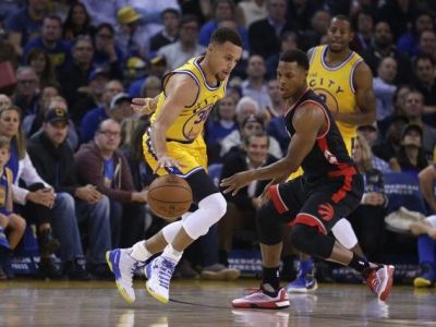 Warriors stále stopercentní, zdolali aj Toronto