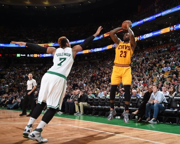 Cleveland triumfoval na palubovke Bostonu