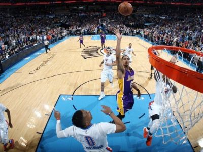 Lakers bez Bryanta utrpeli v Oklahome 40-bodový debakel