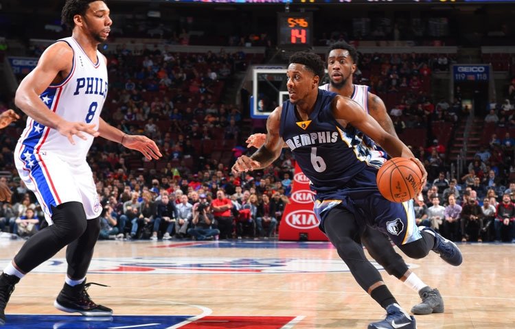 Philadelphia s bilanciou 1-29 utvorila negatívny rekord súťaže
