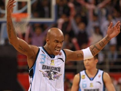 V NBA bol zlým mužom, v Číne je modlou so sochou a múzeom