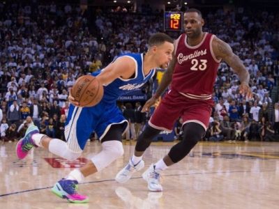 Je najlepší Curry alebo James? Pre Curryho hovoria výsledky Golden State