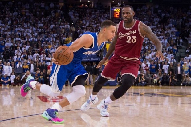 Je najlepší Curry alebo James? Pre Curryho hovoria výsledky Golden State