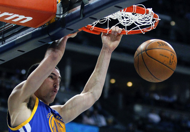 Warriors vyhrali v Houstone, Curryho zastúpil Thompson