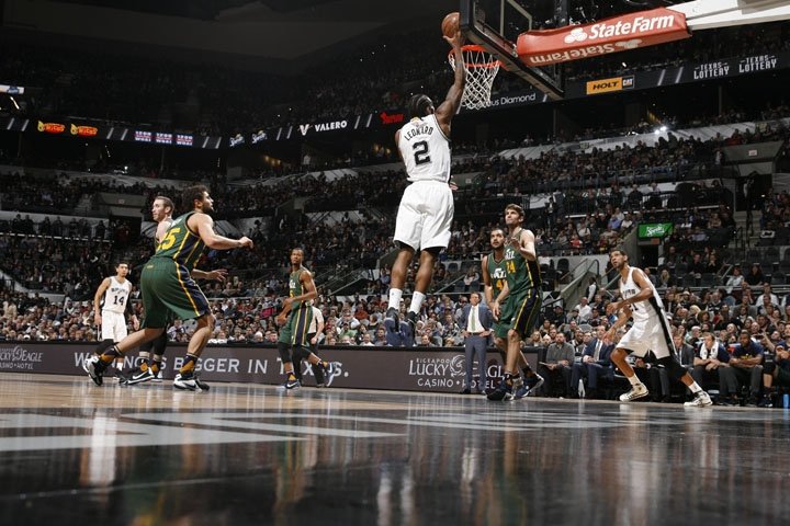 Spurs doma stále nezdolaní, nad Utahom zvíťazili 123:98