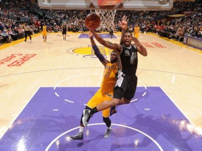 Trináste víťazstvo Spurs v sérii, obhajca zdolal Indianu