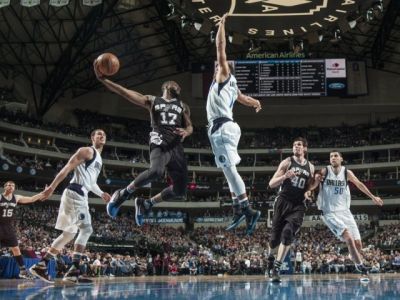 Spurs si poradili s Dallasom a zaknihovali tretiu výhru