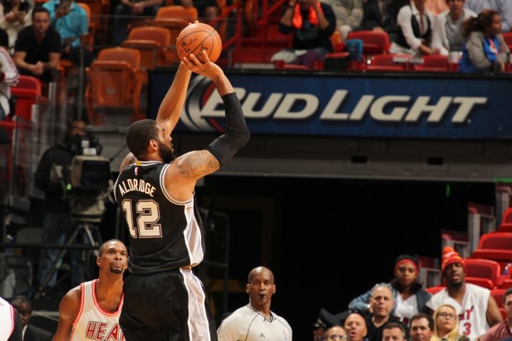 Spurs vyhrali v Miami, New York prehral s Washingtonom
