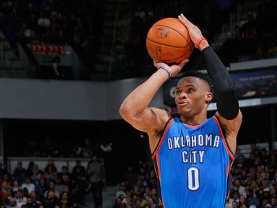 Westbrook a Antetokounmpo s triple-double, Thunder vyhral v Sacramente