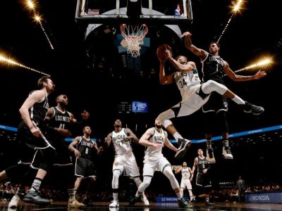 Antetokounmpo opäť s triple-double, Bucks zdolali Nets 109:100