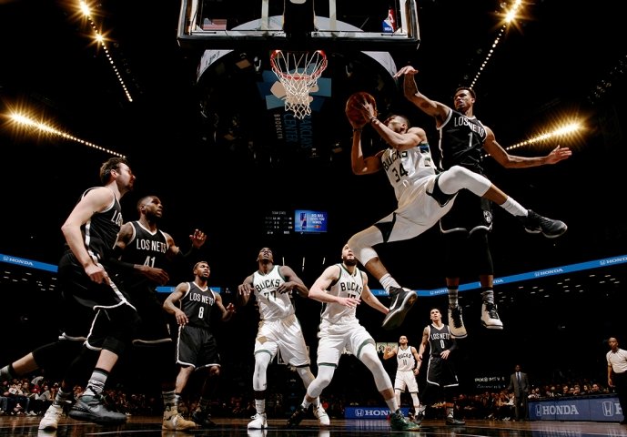 Antetokounmpo opäť s triple-double, Bucks zdolali Nets 109:100