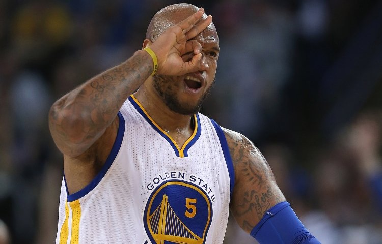 Warriors s 50. domácim víťazstvom v rade, Irving potiahol Cleveland