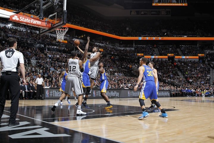 Spurs zdolali lídra súťaže, Cleveland prehral v Miami