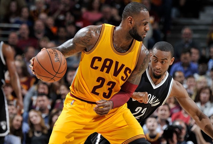 Cleveland zdolal Brooklyn, James poskočil na 12. mieste tabuľky strelcov