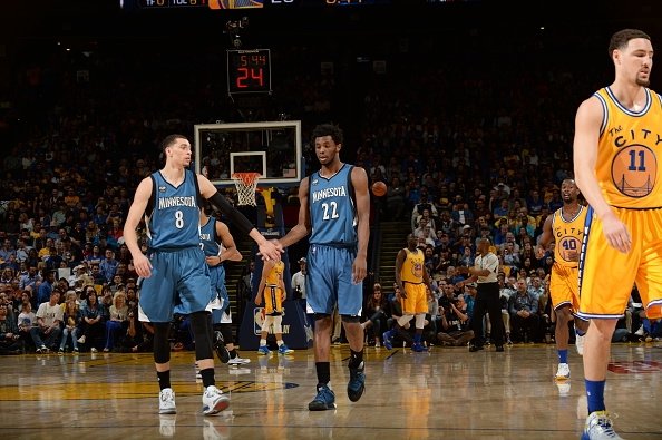 Warriors s ďalšou prehrou, Westbrook vyrovnal Magica Johnsona